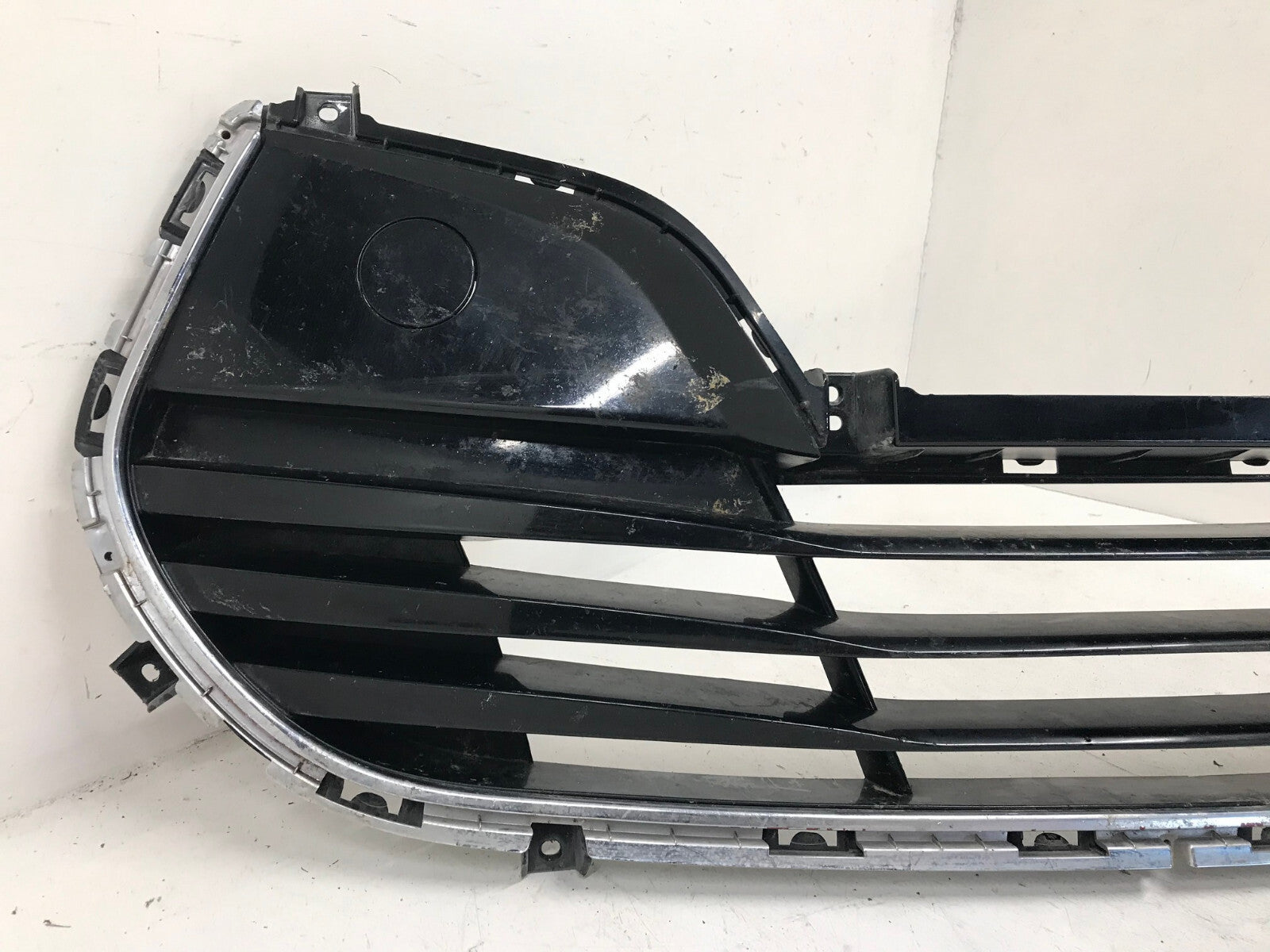 Grill Grille Hyundai Tucson 2010-2011 86561-2V010 OEM