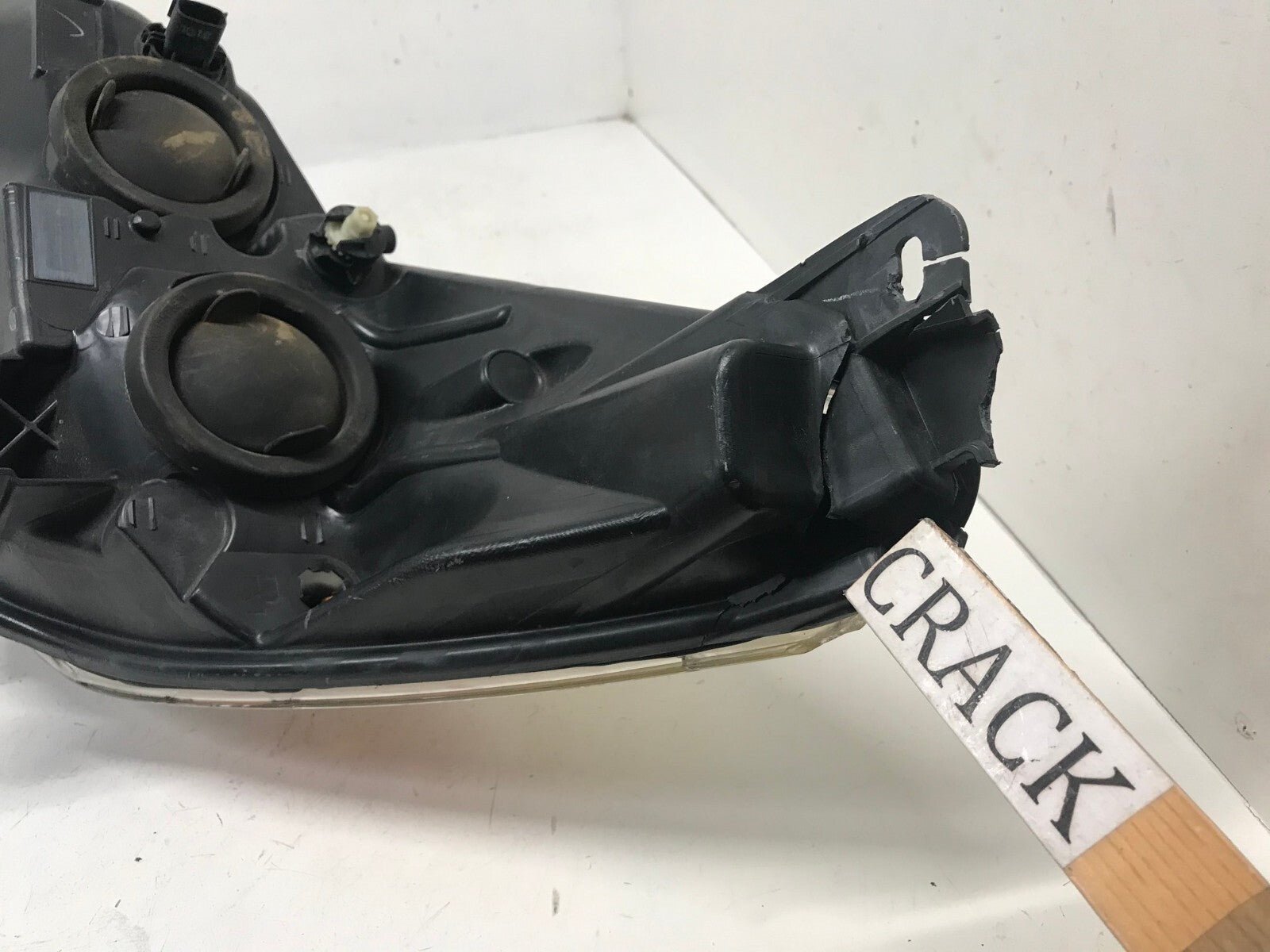 Headlight Damaged Right passenger RH Ford Escape 2013-2016 44ZH-2090-A OEM