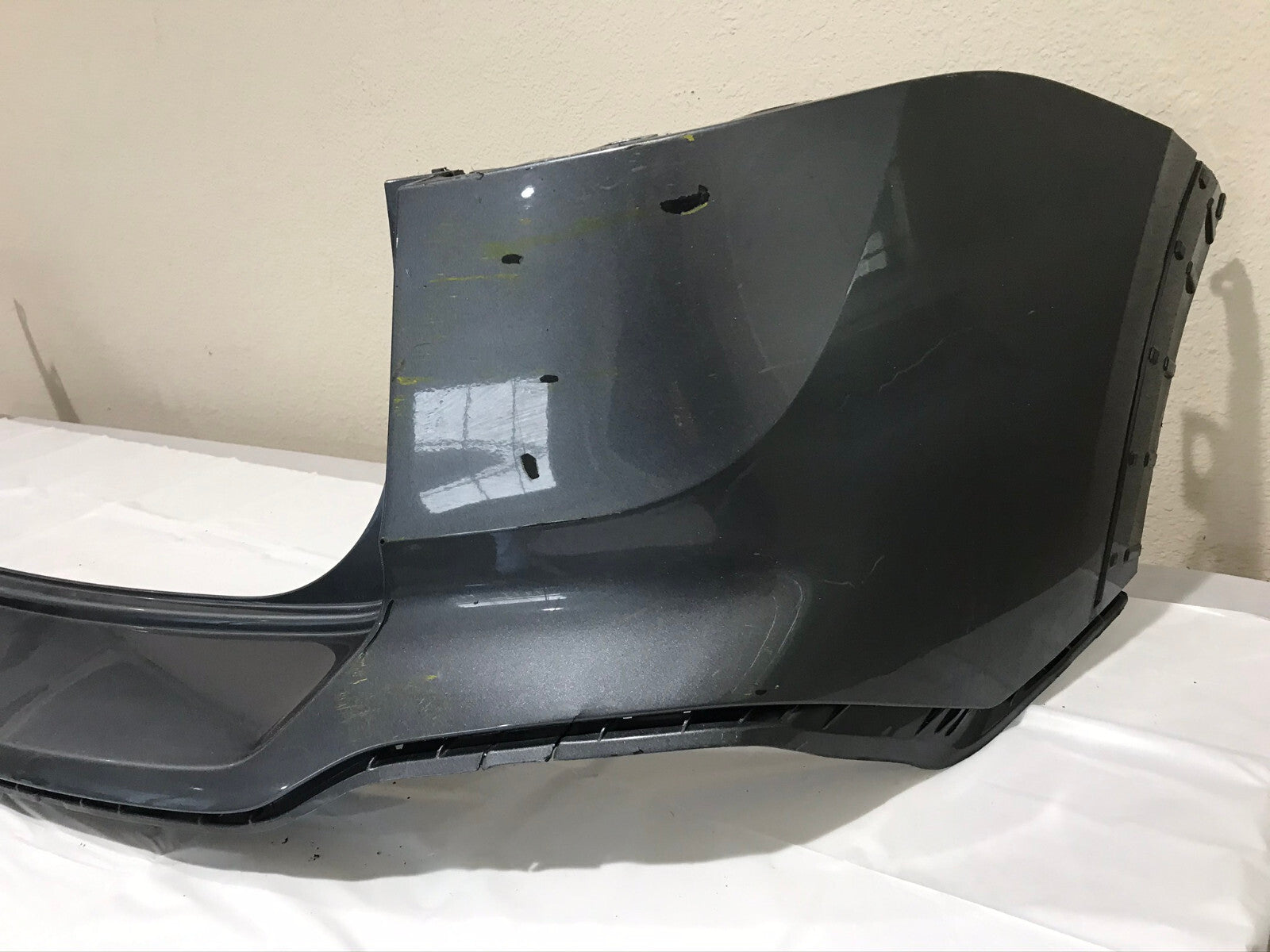 Rear Bumper Cover Gray 2021-2024 olkswagen Taos 2GJ807421B OEM