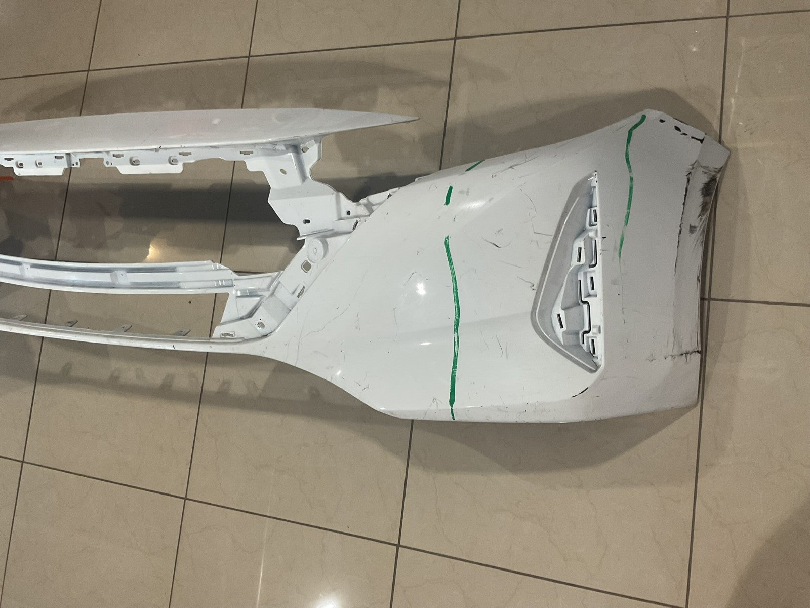 Front Upper Bumper Cover White Nissan Sentra 2024 62022+6ly0h OEM