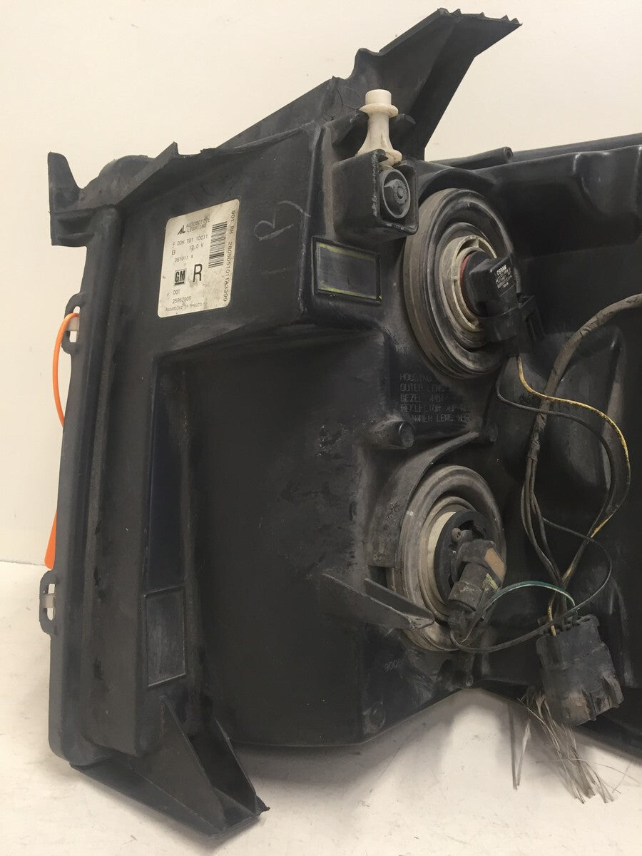 Headlight Damaged Rights RH Chevy Silverado 1500 2500 3500 07-13 22853028 OEM2