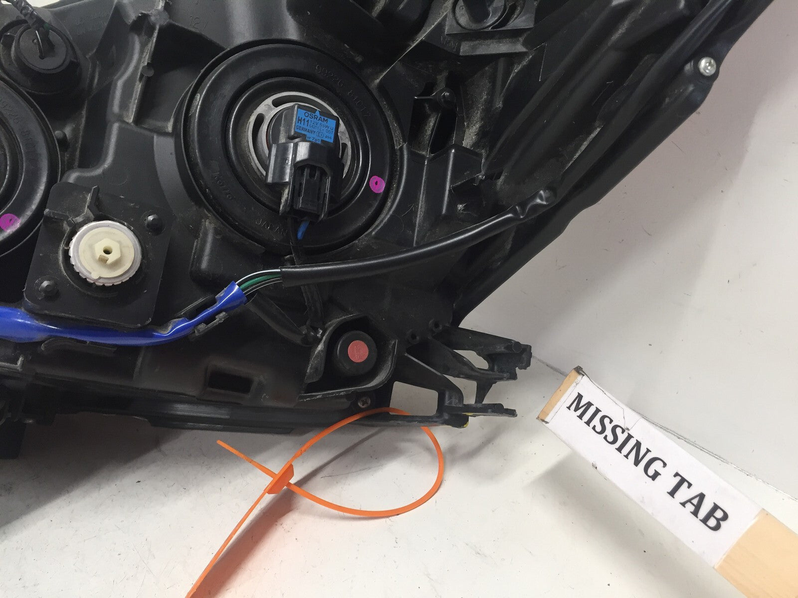 Halogen LED Headlight Damaged Right RH Passenger Subaru Forester 2017 2018 OEM