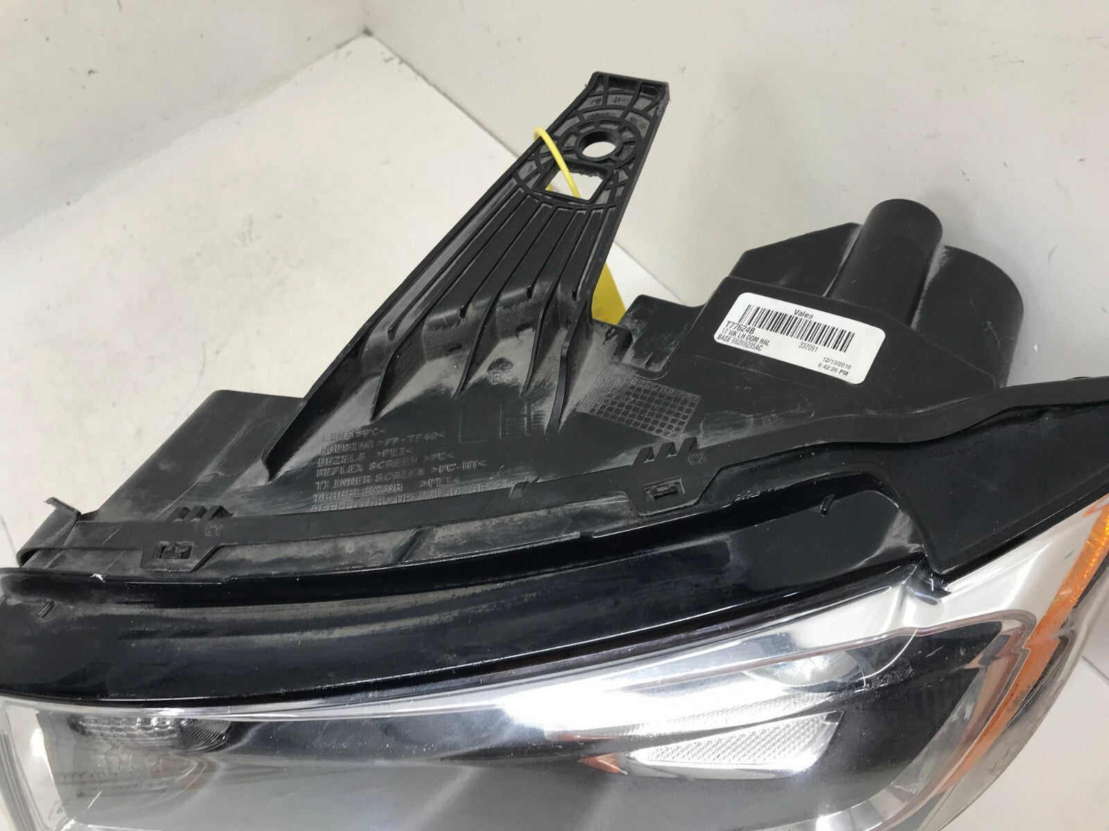 Headlight Damaged Halogen RH Right Jeep Grand Cherokee 17-2021 68289235AC OEM