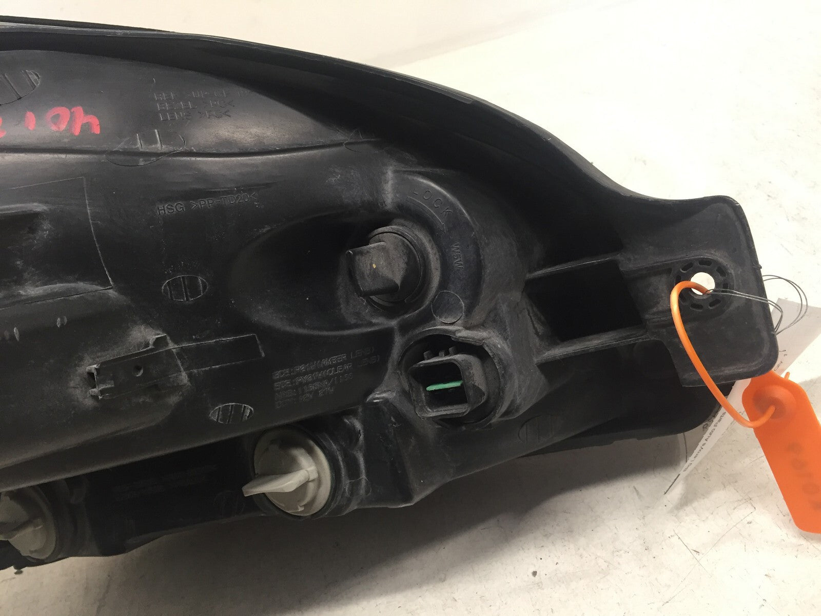 Halogen Headlamp Left Driver LH Hyundai Tucson 2005-2008 92101-2E050 OEM