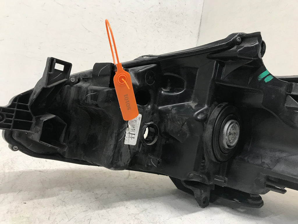 Headlight Damaged passenger RH 2016 2017 2018 Nissan Altima R 260109HS0A OEM