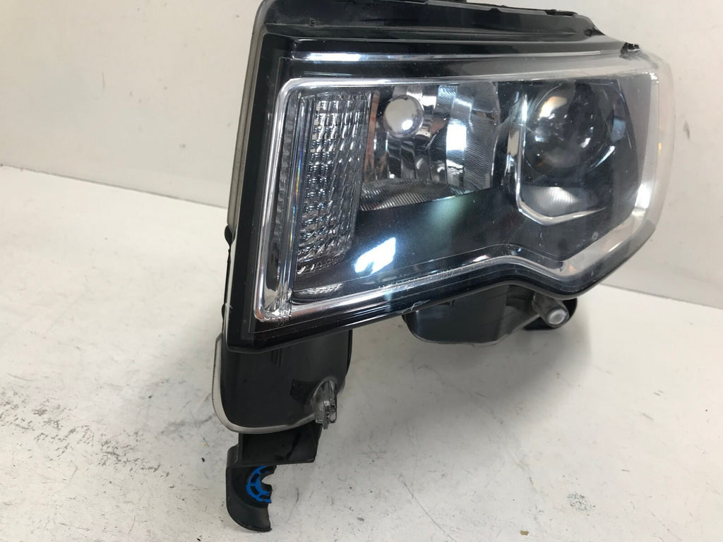 Headlight Damaged Halogen RH Right Jeep Grand Cherokee 17-2021 68289235AC OEM