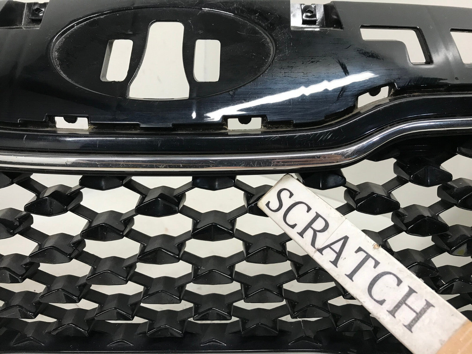 Grill Grille Kia Sportage 2017 - 2019 86352-D9010 OEM