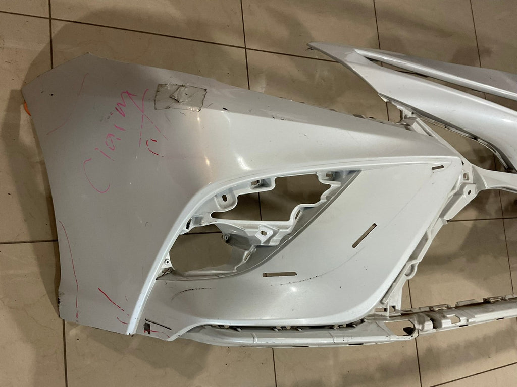 Front Bumper Cover White Toyota Camry SE XSE Hybrid SE 18 2019 52119+06E20 OEM