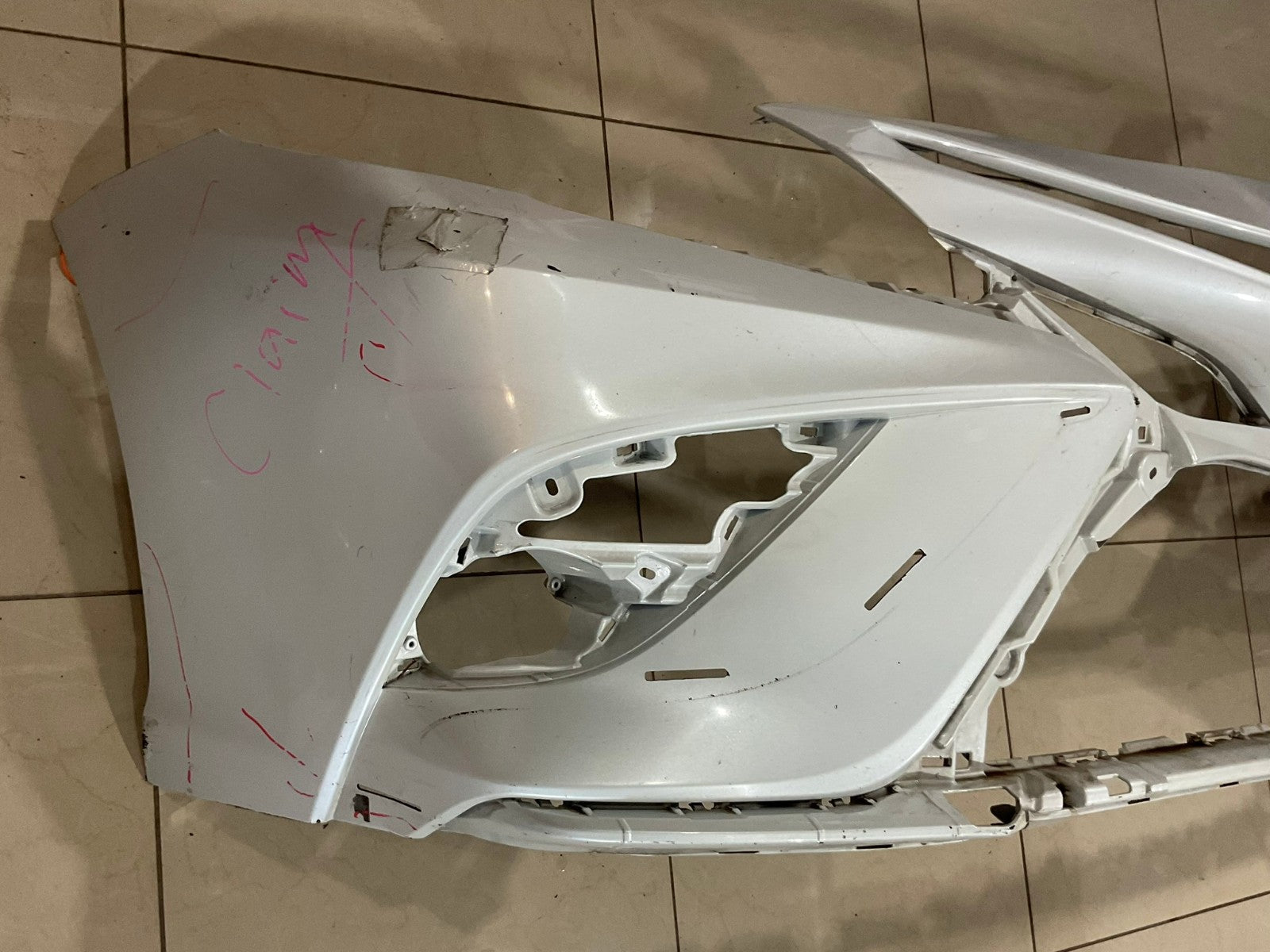 Front Bumper Cover White Toyota Camry SE XSE Hybrid SE 18 2019 52119+06E20 OEM