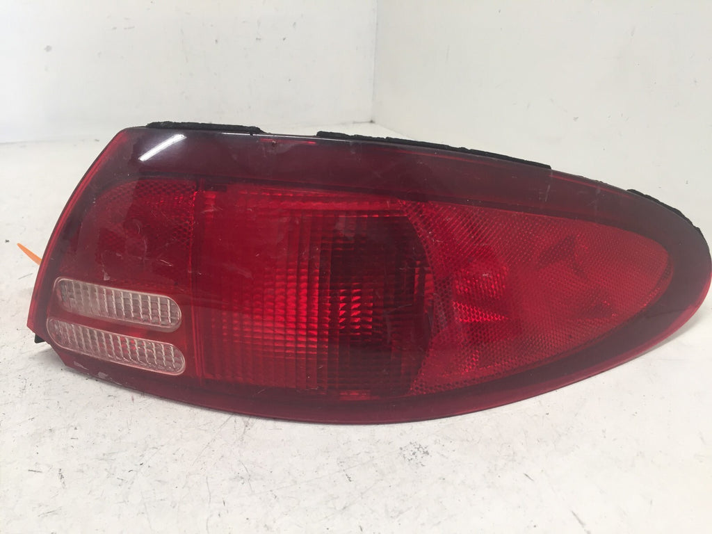 Tail light Damaged Left Driver LH Mercury Tracer Sedan 99-02 F8CB-13B504-CA OEM