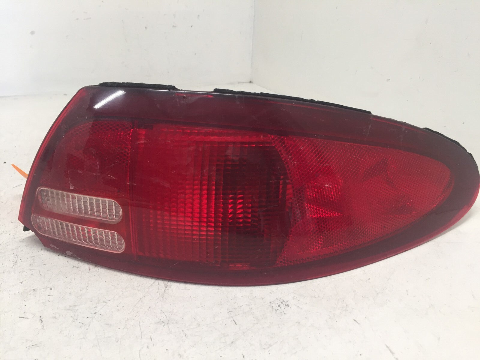 Tail light Damaged Left Driver LH Mercury Tracer Sedan 99-02 F8CB-13B504-CA OEM