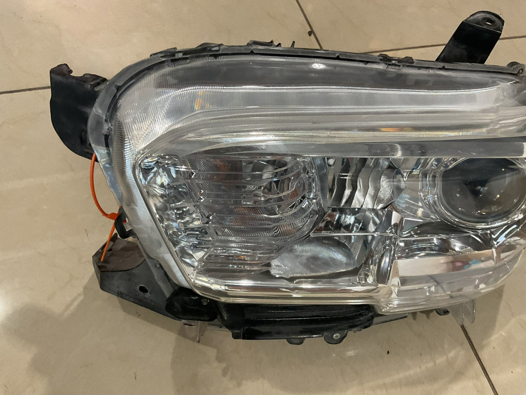 Headlight Left LH Driver 2016-2022 Toyota Tacoma CAPA