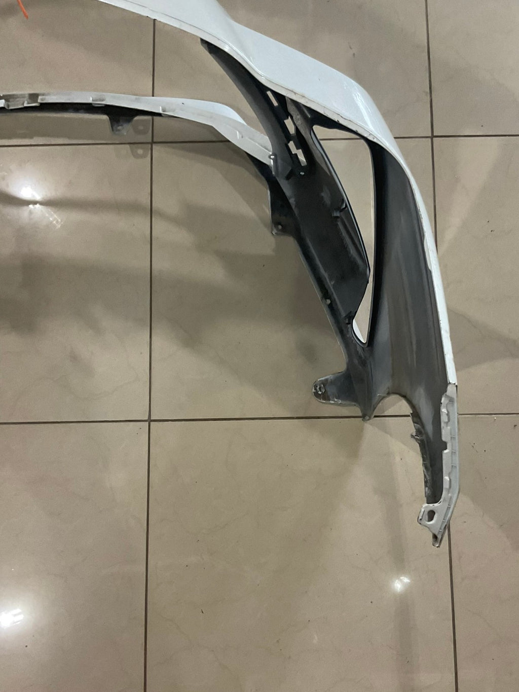 Front Bumper Cover White Toyota Avalon Base Touring 4X7 2019 52119+07090 OEM