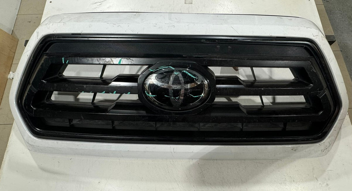 Grill Grille Black/White 2016 2017 2018 2019 2020 Toyota Tacoma 53113-04040 OEM