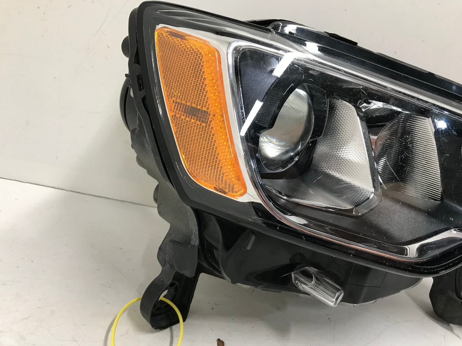 Headlight Damaged RH Passenger Jeep Grand Cherokee 17-22 68289234AF OEM