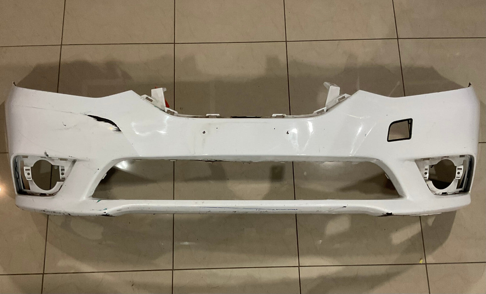 Front Bumper Cover White Nissan Sentra S/SL/SV/SR/Turbo 16-18 62022+3YU0H OEM
