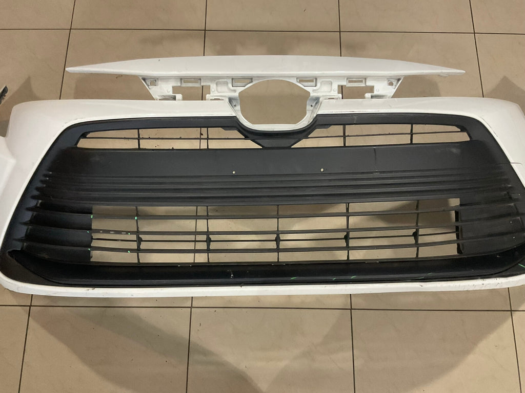 Front Bumper Cover White Toyota Corolla Hatchback 2018 2019 52119-12G00 OEM