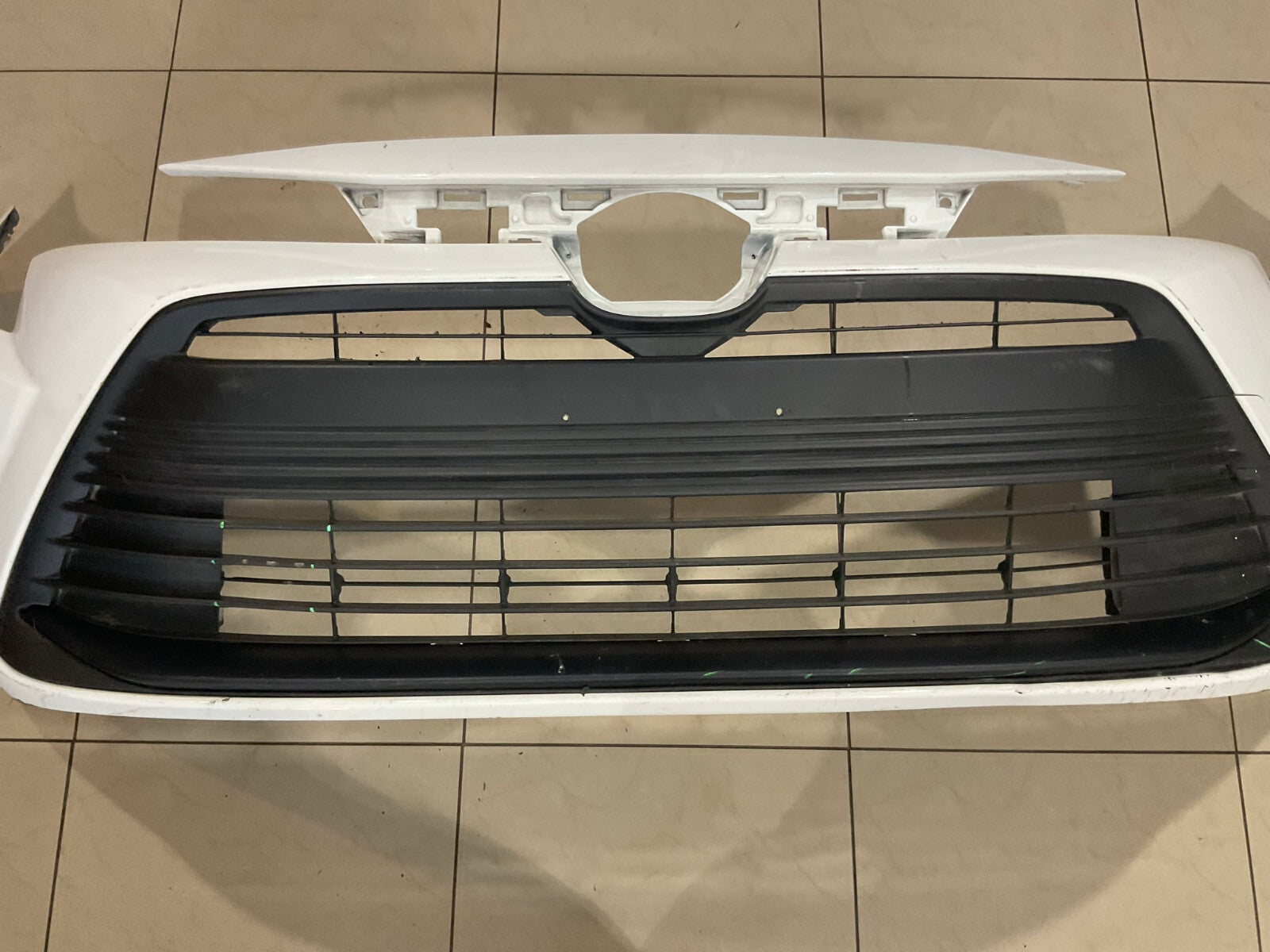 Front Bumper Cover White Toyota Corolla Hatchback 2018 2019 52119-12G00 OEM