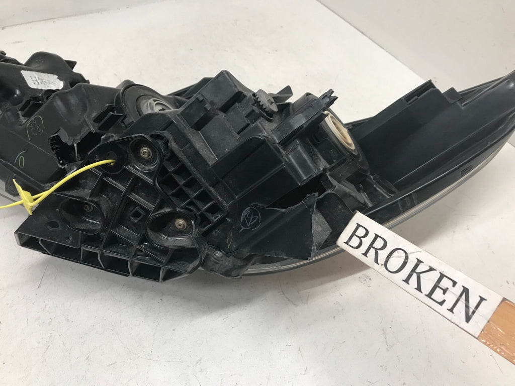 Headlight Damaged Right passenger RH 2016 2017 2018 Nissan Altima 260109HS0A OEM