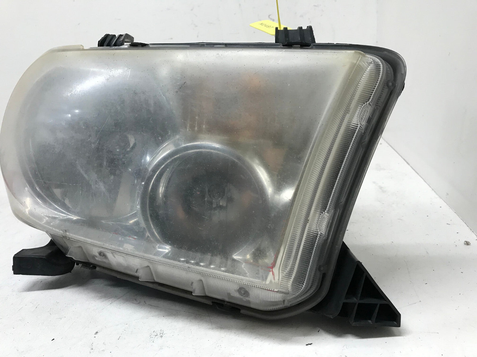 Headlight Damaged Halogen Passenger RH Toyota Sequoia Tundra 2008-2013 OEM4