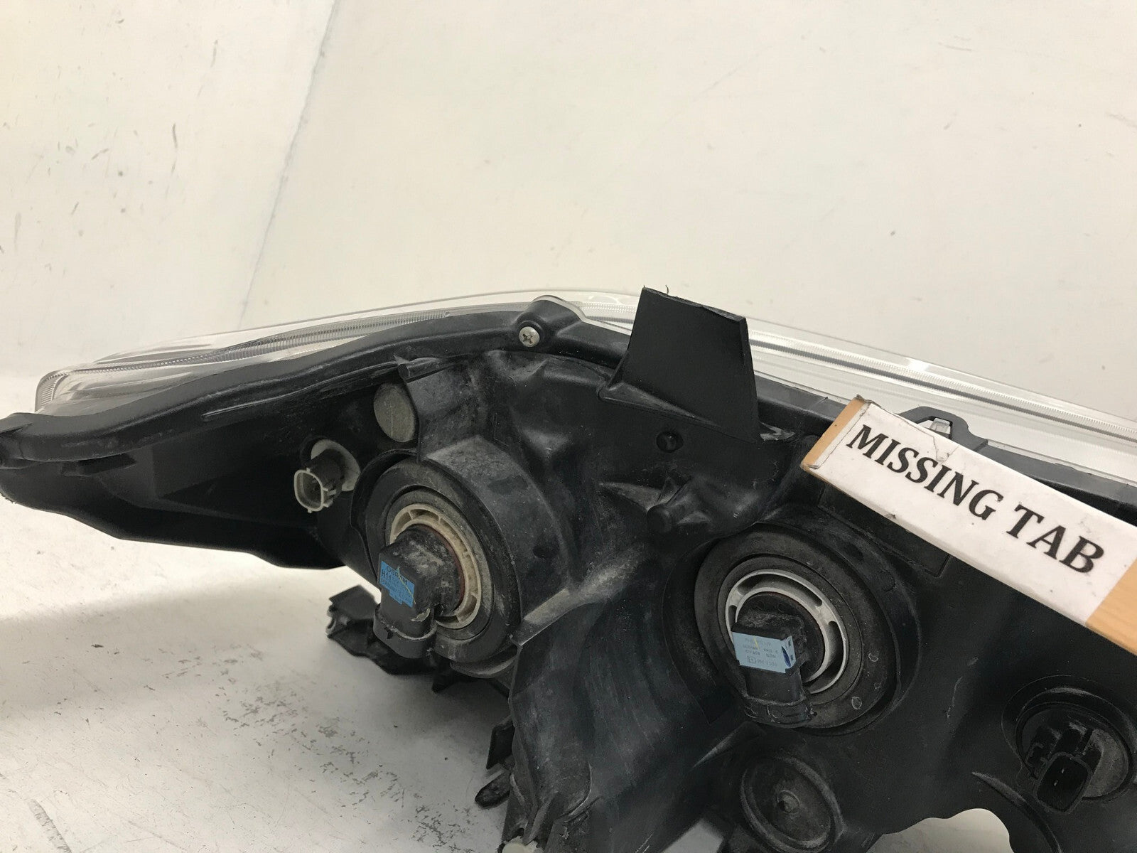Headlight Damaged Left Driver LH Toyota Tacoma 2016-2021 8115004250 OEM