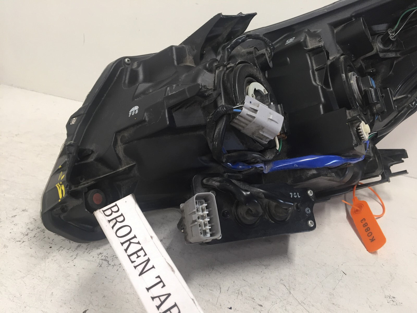 Halogen LED Headlight Damaged Right RH Passenger Subaru Forester 2017 2018 OEM