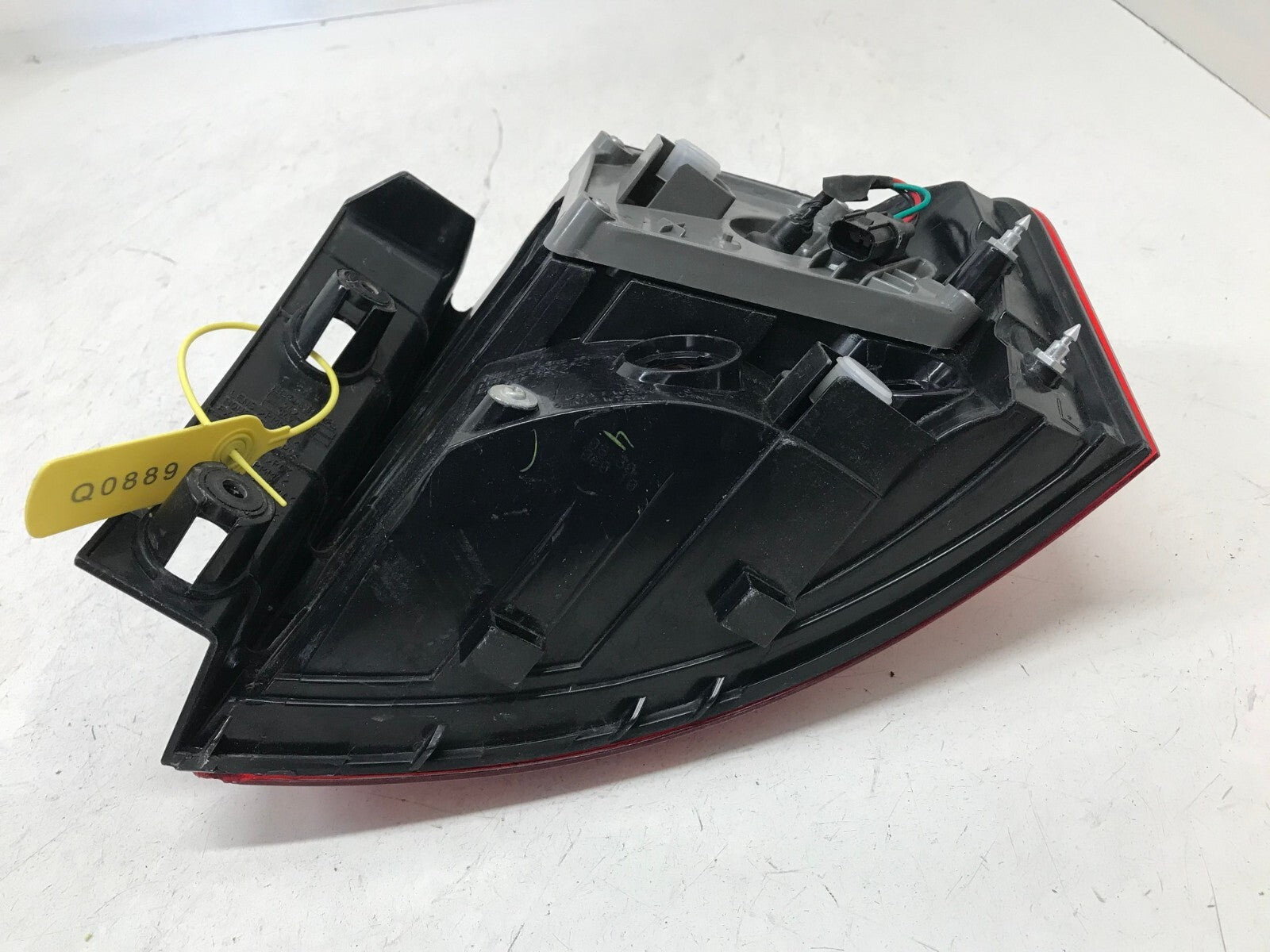 Tail light Damaged LH Driver 07-09 Acura MDX 33551-STX-A01 OEM