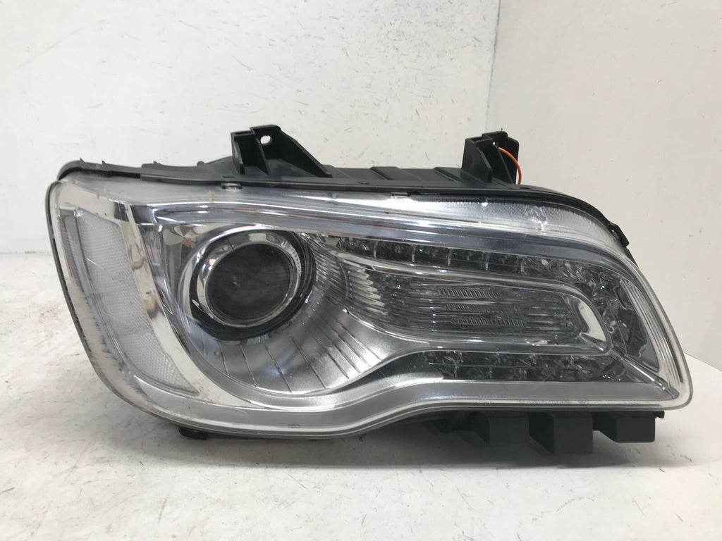 Headlight Damaged Passanger Side RH 18-22 Chrysler 300 L 68269810AC OEM
