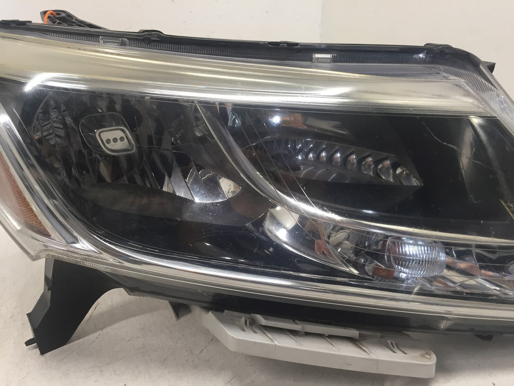 Headlight Damaged Right Side RH Nissan Pathfinder 2013-2016 26010-3KA0A OEM