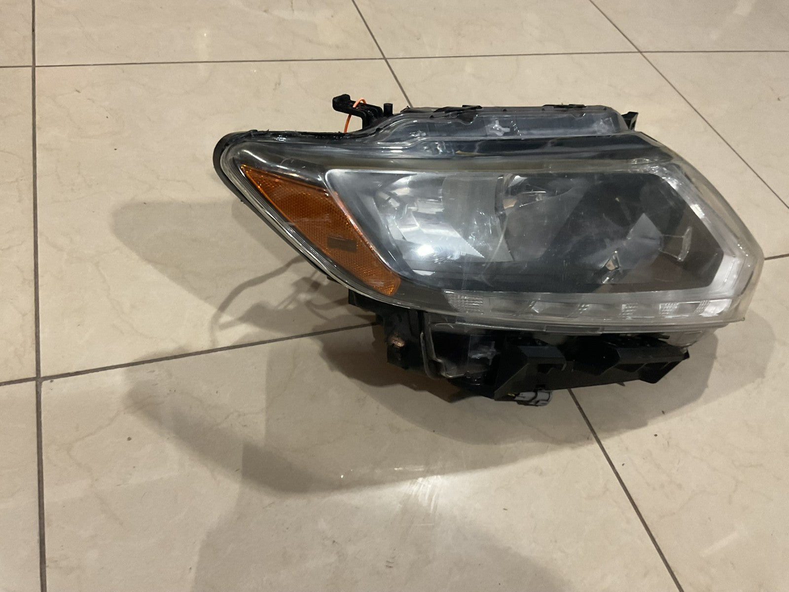 Headlight Right Passenger RH Nissan Rouge 2014 2015 2016 CAPA