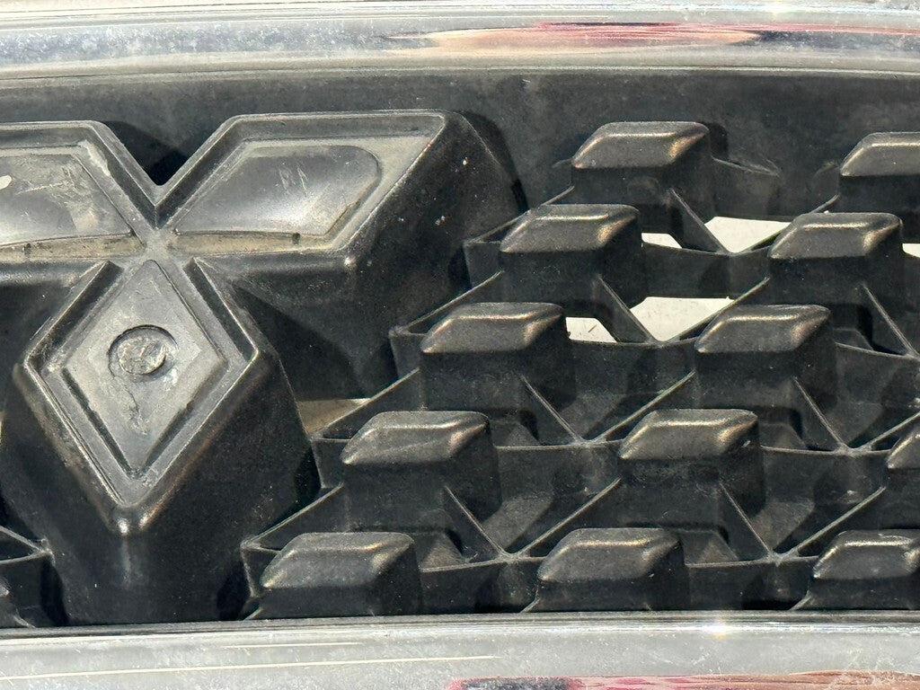 Grill Grille Black/Silver Trim Mitsubishi Mirage 2017-2020 6402A380 OEM