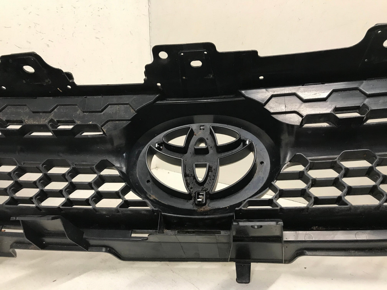 Grill Grille 2009-2012 Toyota Rav4 53111-0R010 OEM