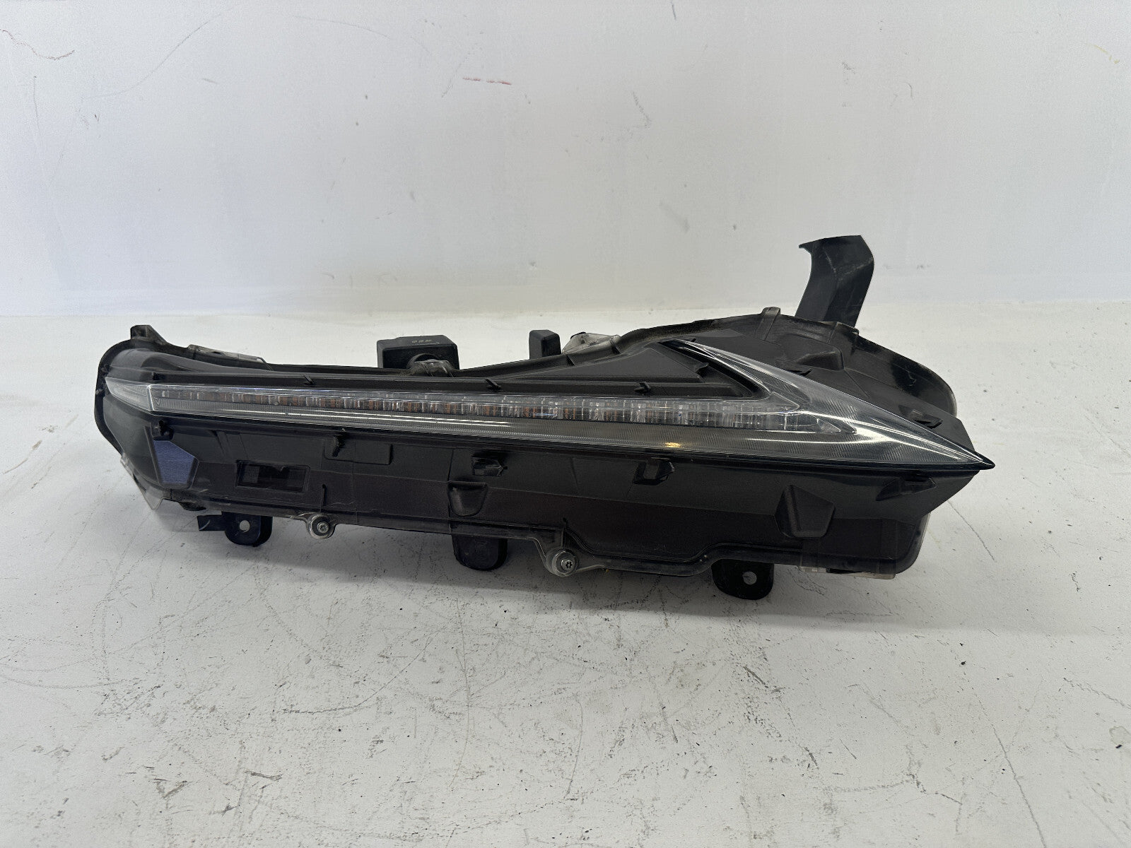Fog light Damaged Right Passenger RH 2015 - 2019 Lexus NX 81610-78050 OEM