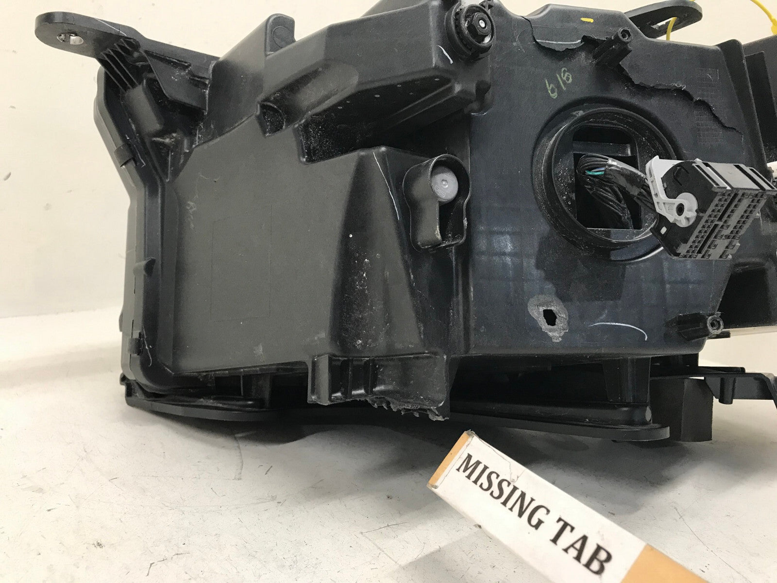 Headlight Damaged RH Jeep Grand Cherokee 2021 2022 68376986AF OEM