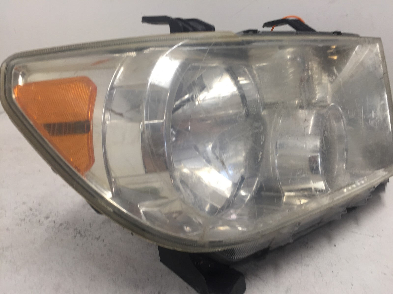 Headlight Damaged Halogen Passenger RH Toyota Sequoia Tundra 2008-2013 OEM2