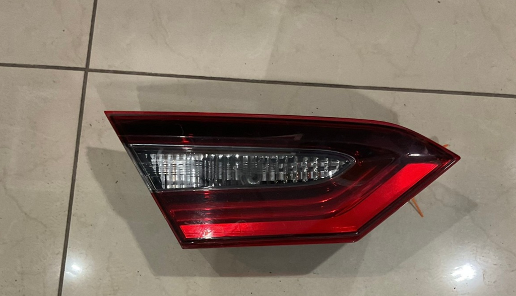 Tail light Left LH Driver 2018 2020 Toyota Camry CAPA
