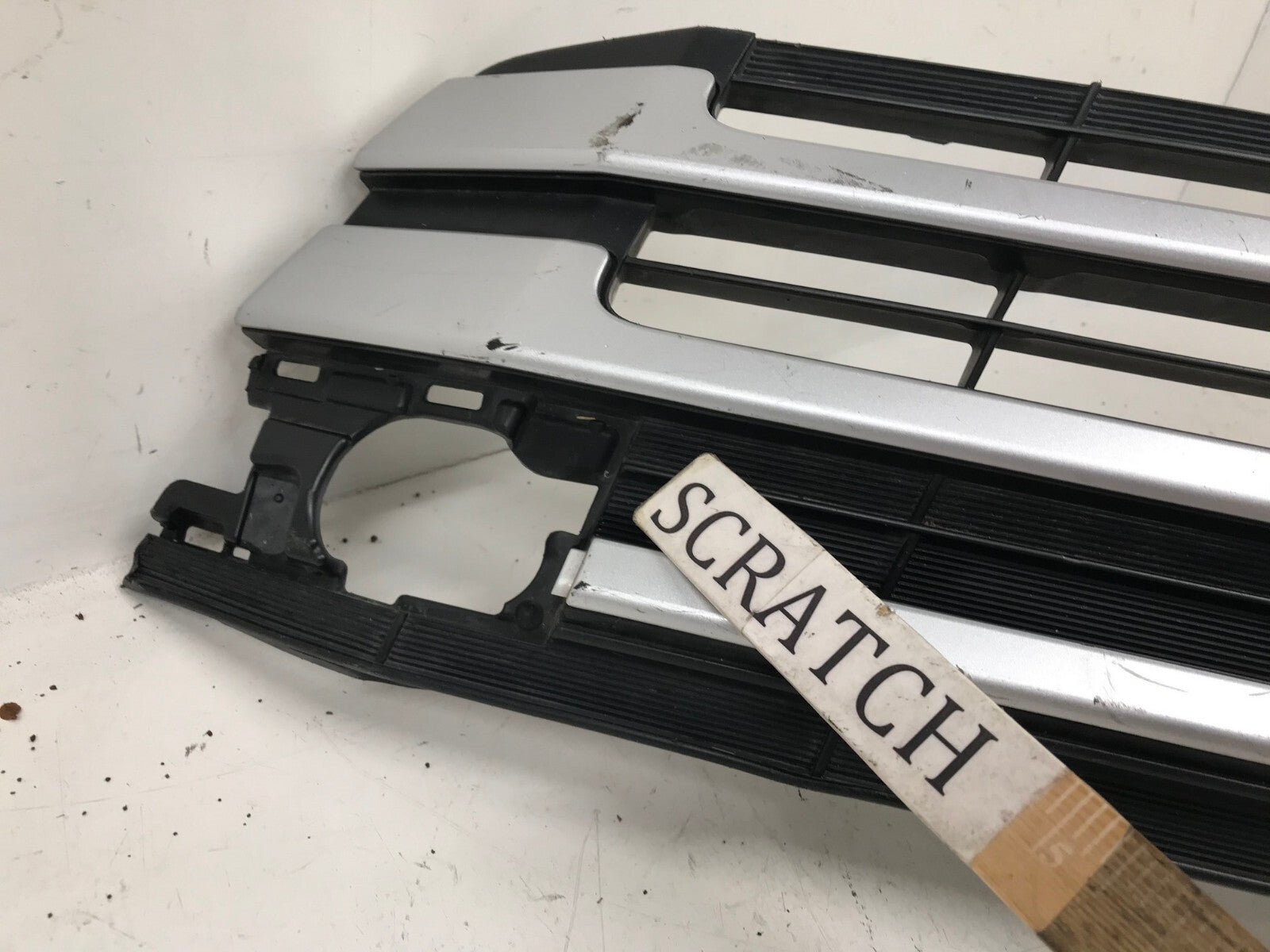 Grill Grille 2017-2019 Toyota Highlander Suv 53112-0E180 OEM
