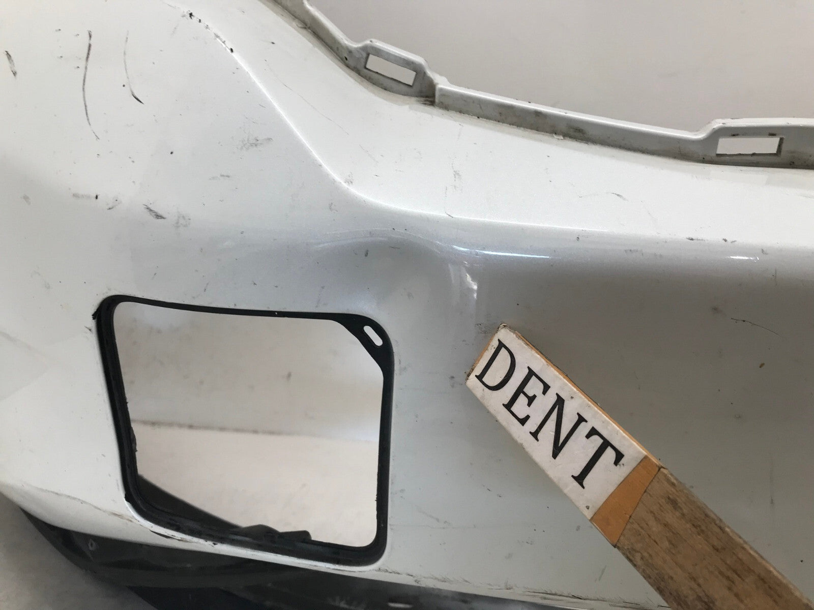 Front Bumper Cover White Nissan Murano S/SL/SV/Platinum 15-2018 62022-5AA0H OEM