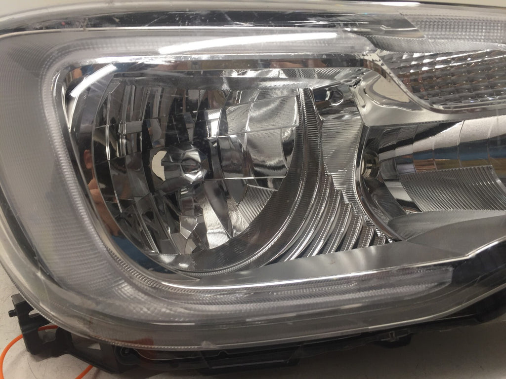 Headlight Damaged Halogen Right Passenger Kia Forester 2017 2018 84001SG280 OEM