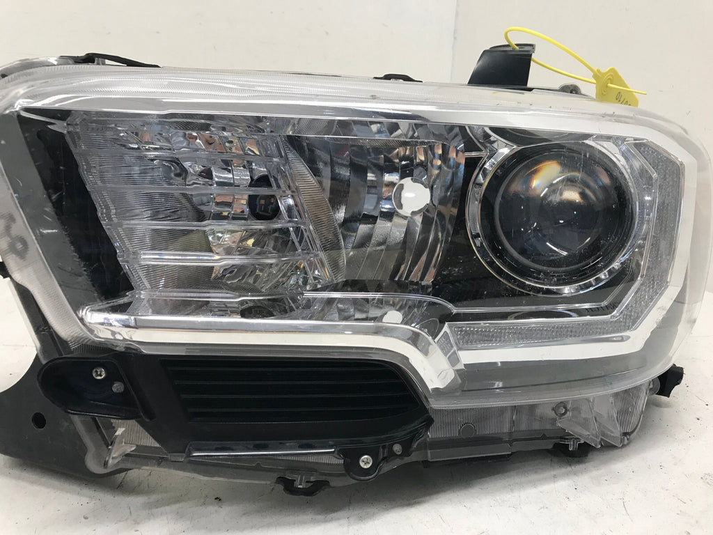 Headlight Damaged Left Driver LH Toyota Tacoma 2016-2021 8115004250 OEM