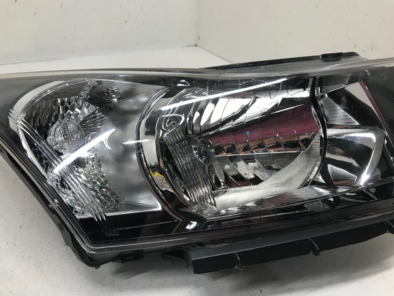 Headlight Damaged Right RH Passenger 11-15 Chevrolet Cruse CAPA