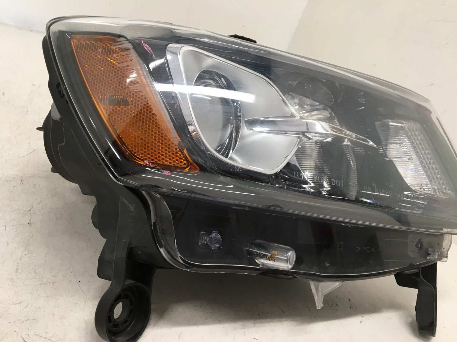 Headlight Damaged Passenger RH Jeep Grand Cherokee 2014 2015 68236108AC OEM