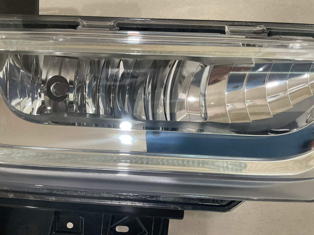 Fog light Damaged Passenger RH Black 2021-2023 Ford F-150 ML34-15A254-A OEM
