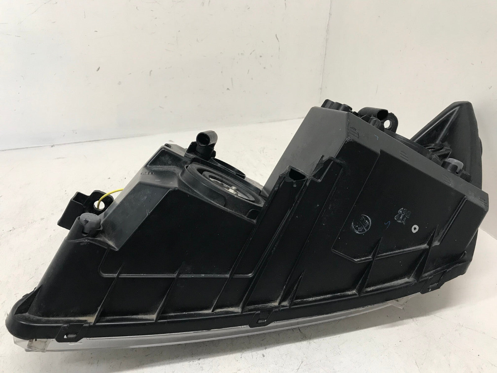 Headlight Damaged Right passenger RH Dodge Journey 2009-2022 05116288AD OEM