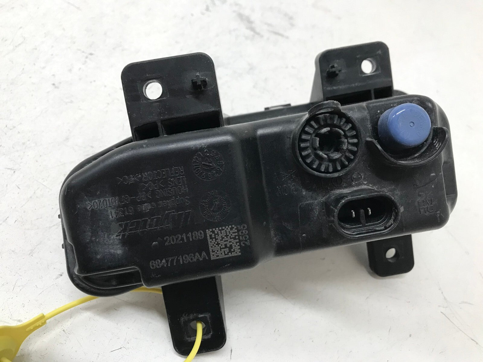 Fog light Damaged RH Right Dodge Ram 1500 2500 3500 19 20 21 2022 68477196AA OEM