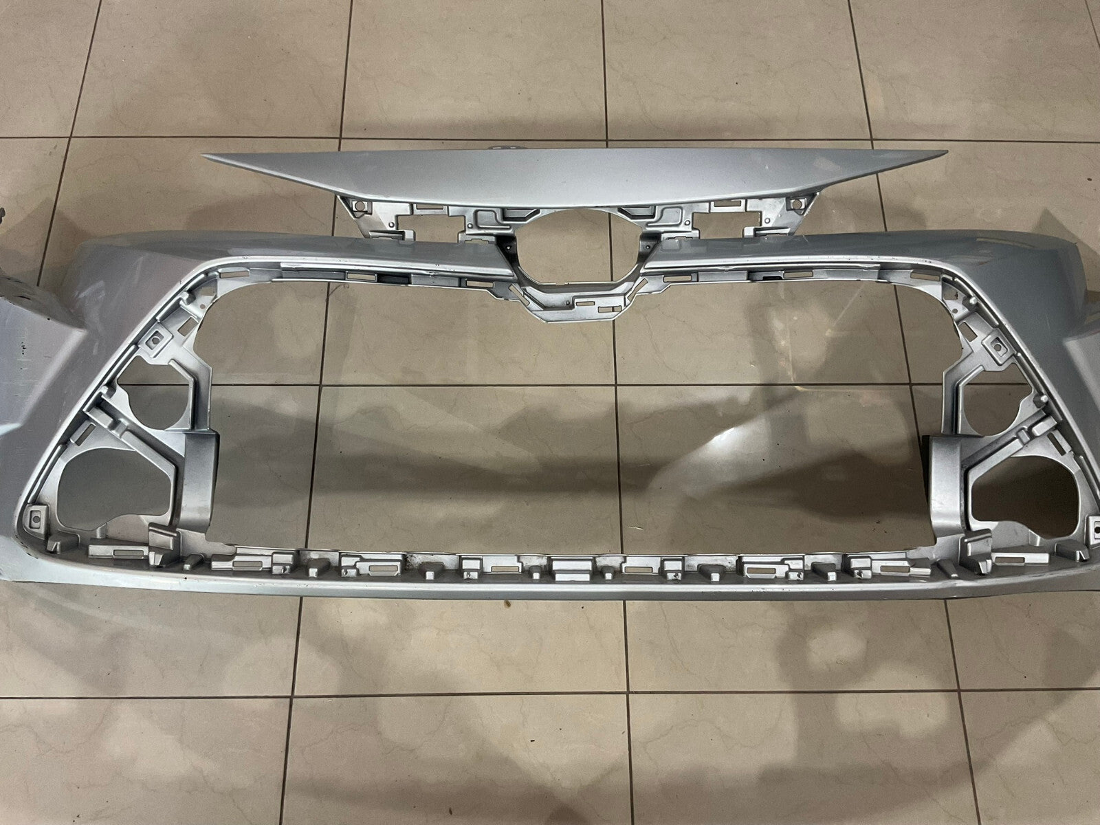 Front Bumper Cover Silver Toyota Corolla L/LE/XLE 2020-2021 52119+02N90 OEM