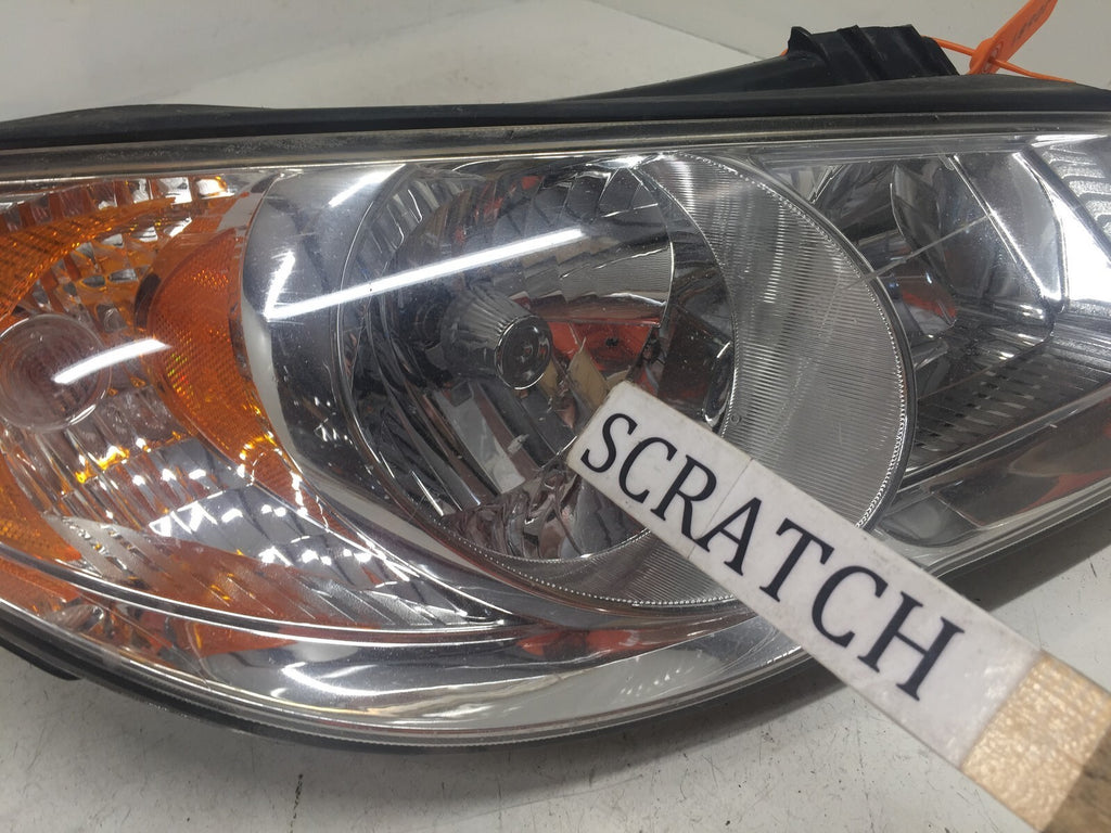 Headlight Damaged Right Passenger RH Hyundai Elantra 2010 921022H051 OEM