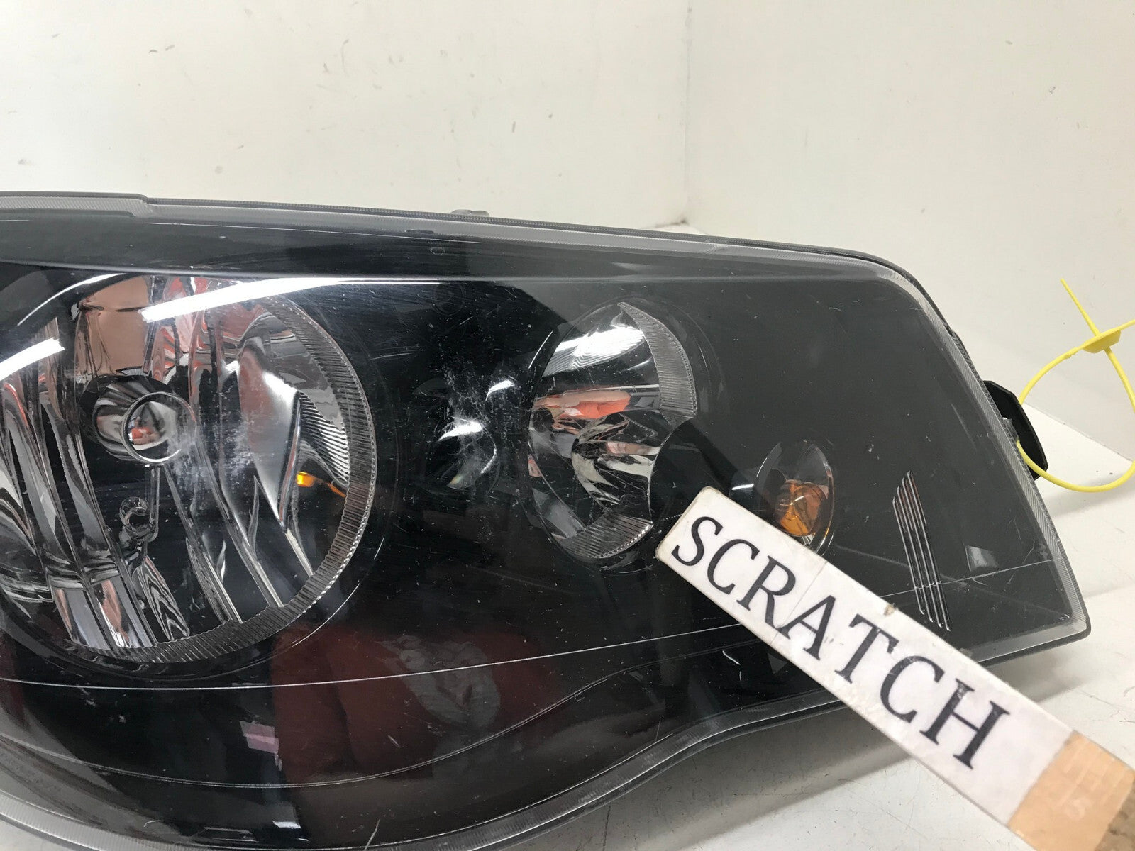 Halogen Headlight Damaged Passenger RH Grand Caravan Town & Country 14-20 OEM