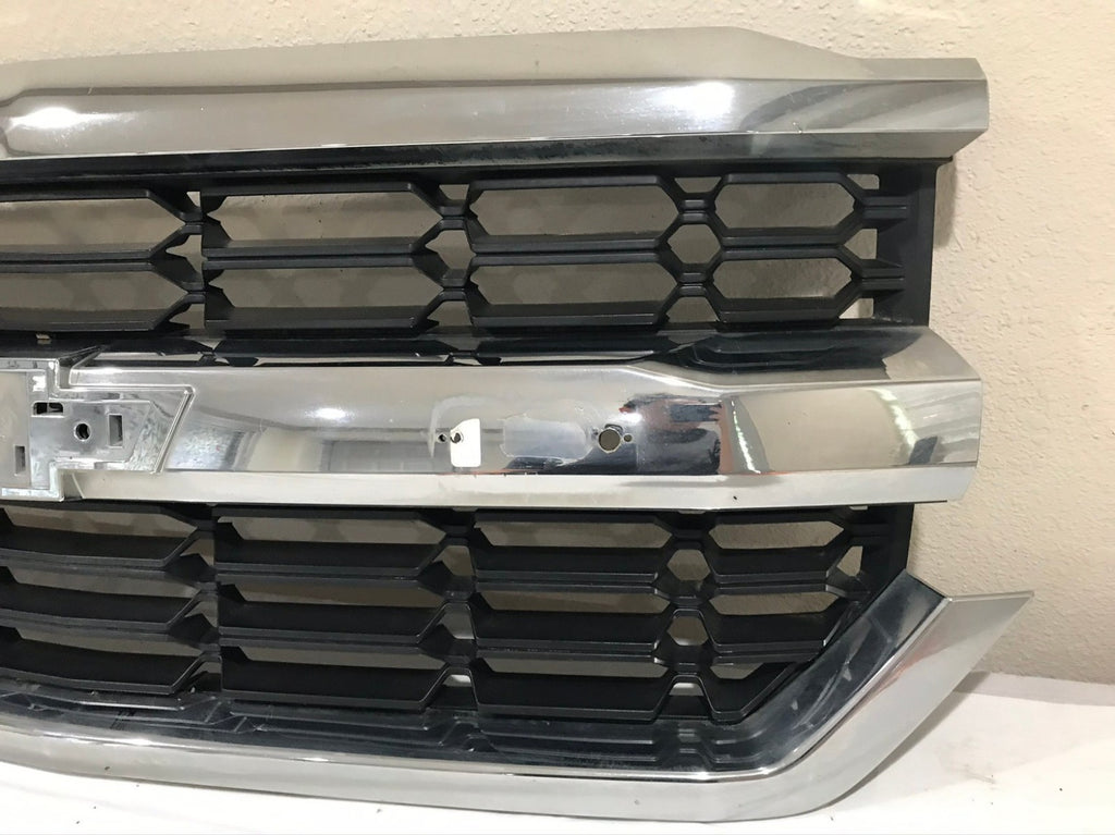 Grill Grille 2017-2019 Cadillac XT5 23383607 OEM