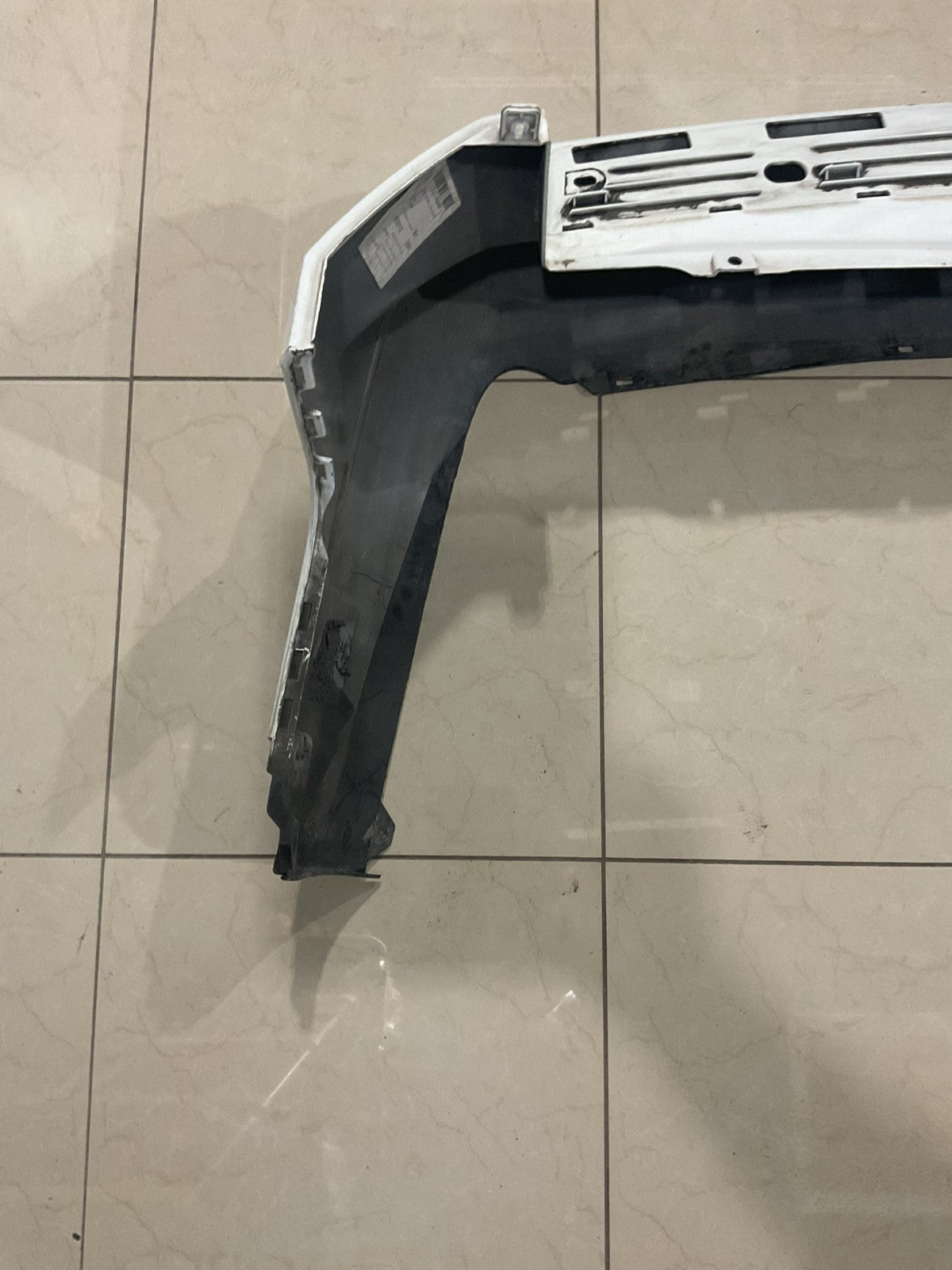 Rear Bumper LOCAL White Land Rover LR3 HSE SE 2005-2008 9H2217D822 OEM